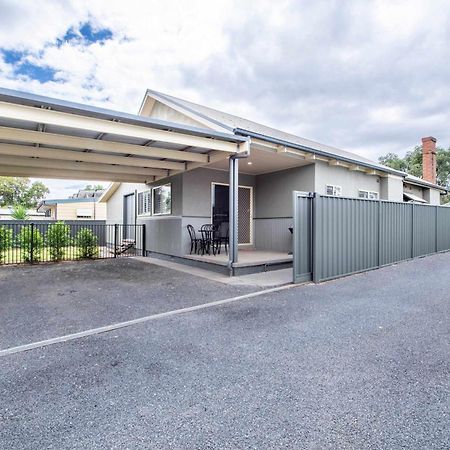 South Dubbo Hideaway - Pet Friendly Villa Exteriör bild