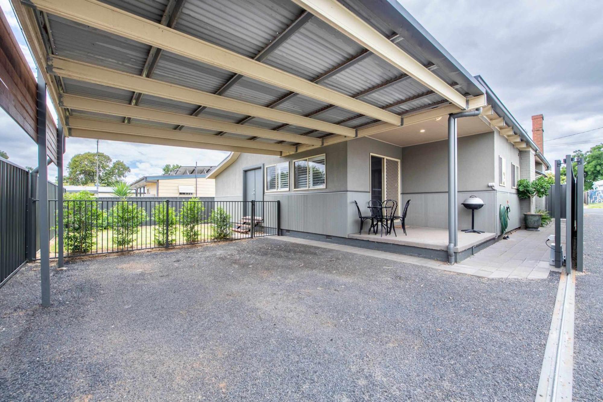 South Dubbo Hideaway - Pet Friendly Villa Exteriör bild